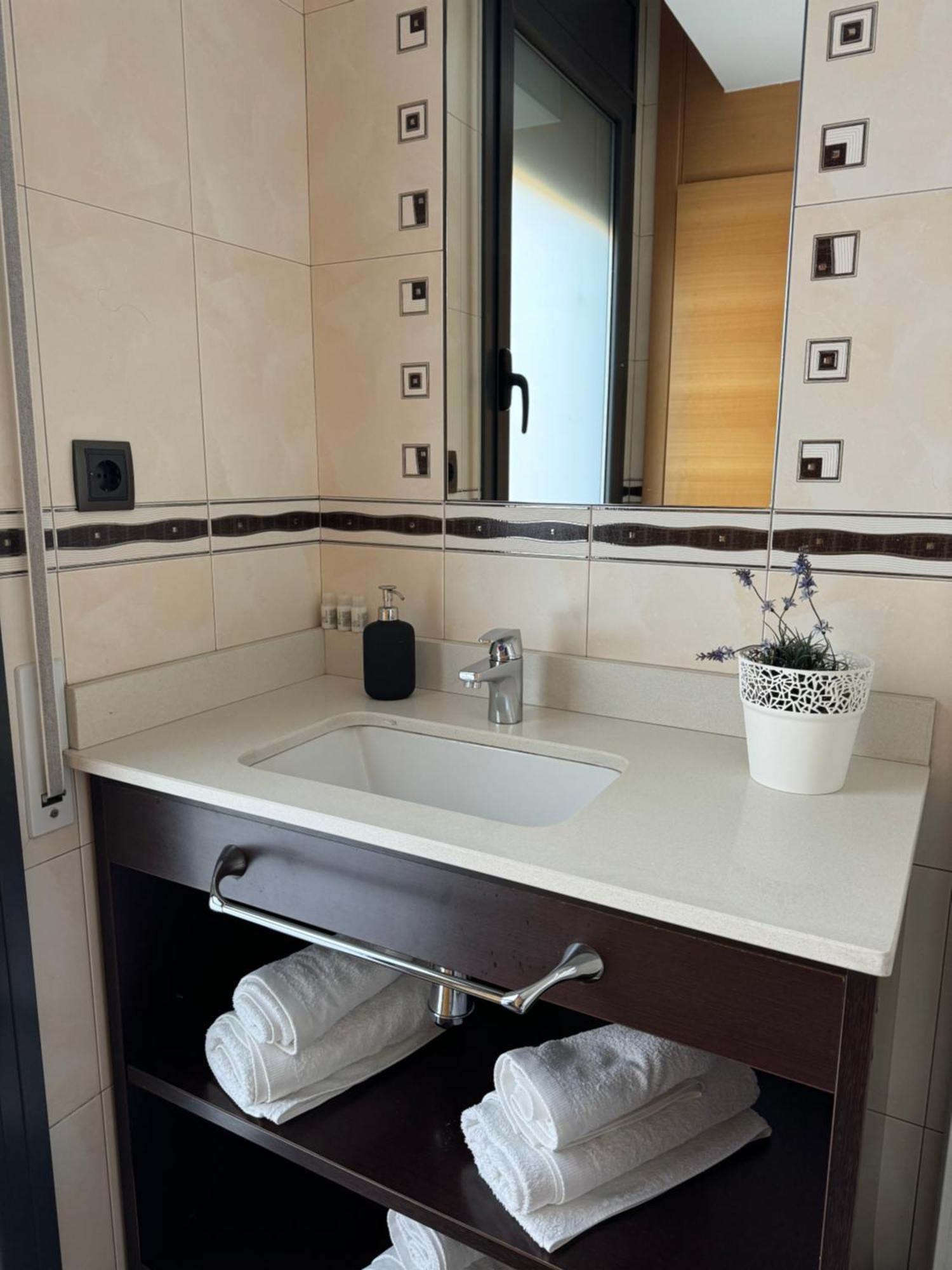 Apartamentos Turisticos Can Rocamora Aren Екстериор снимка