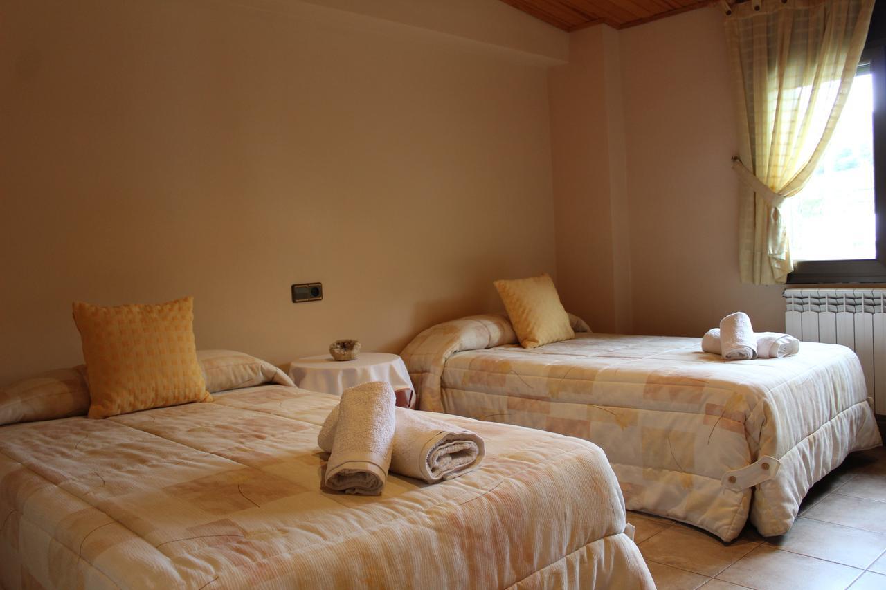 Apartamentos Turisticos Can Rocamora Aren Екстериор снимка